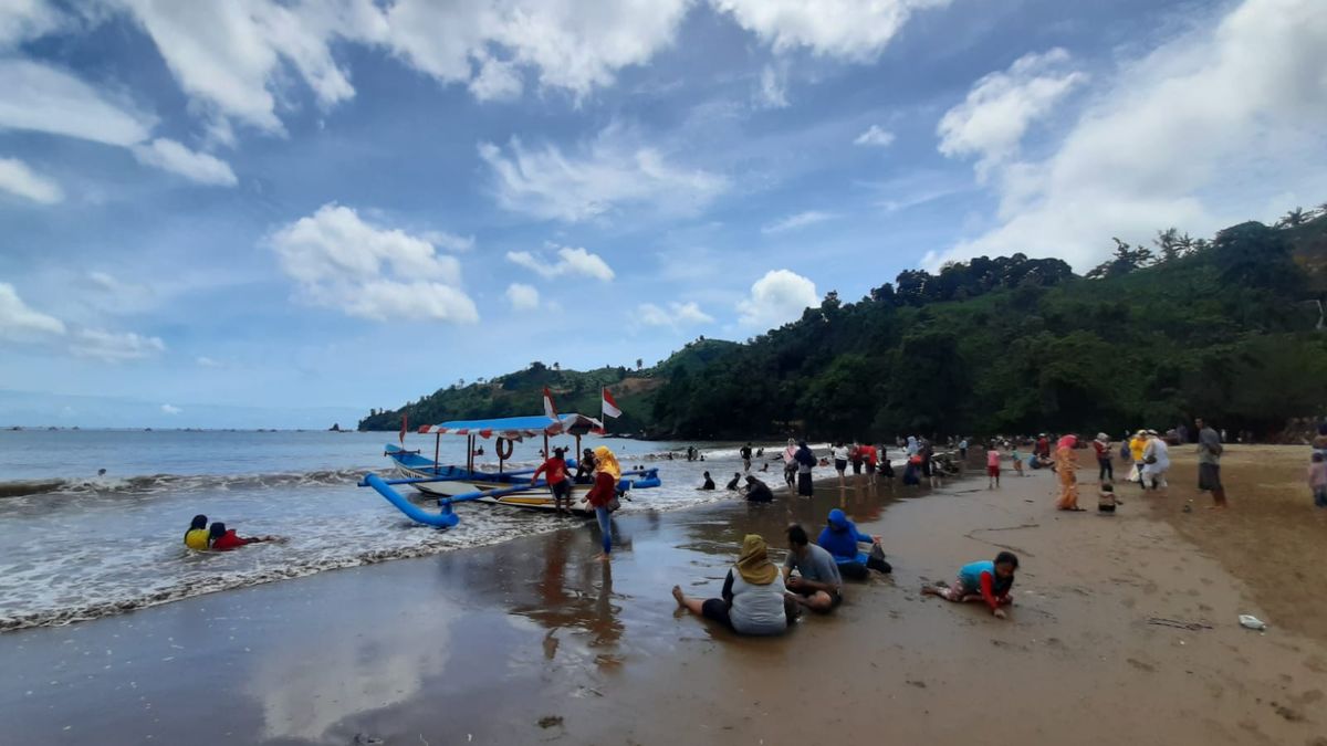 Wow Intip Keindahan Dari Pantai Gemah Destinasi Wisata Mengagumkan Di