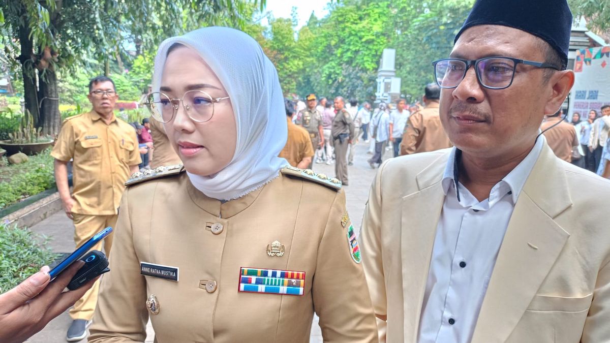 Apa Jabatan Suami Anne Ratna Mustika Viral Cek Biodata Profil Pria