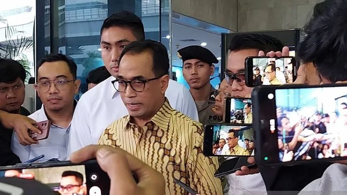 Kpk Akan Usut Pembiayaan Sewa Helikopter Yang Digunakan Menhub Budi