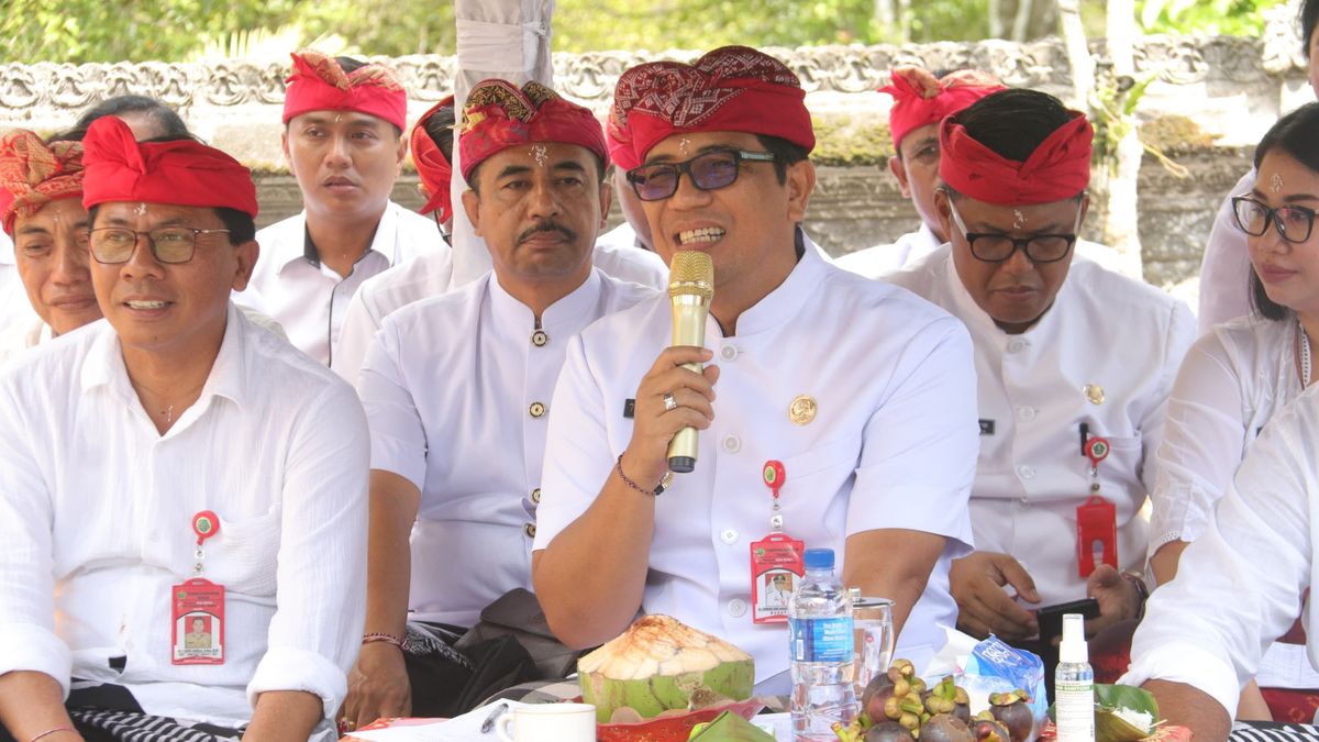 Bupati Tabanan Apresiasi Semangat Gotong Royong Warga Desa Adat