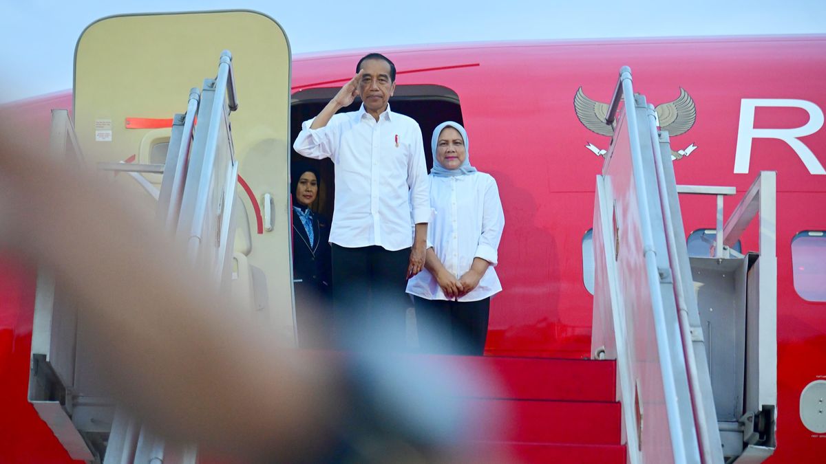 Bertolak Ke Jawa Tengah Presiden Joko Widodo Bersama Iriana Bagi Bagi