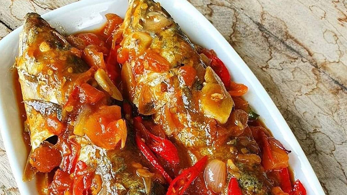 Resep Dan Cara Membuat Ikan Salem Bumbu Tomat Karawang Post