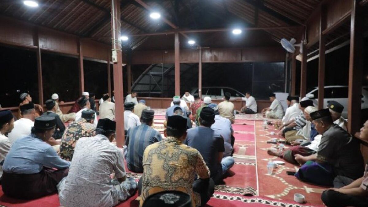 Ustadz Abah Juniadi Bahas Puasa Dan Zakat Dalam Pengajian Malam Jumat