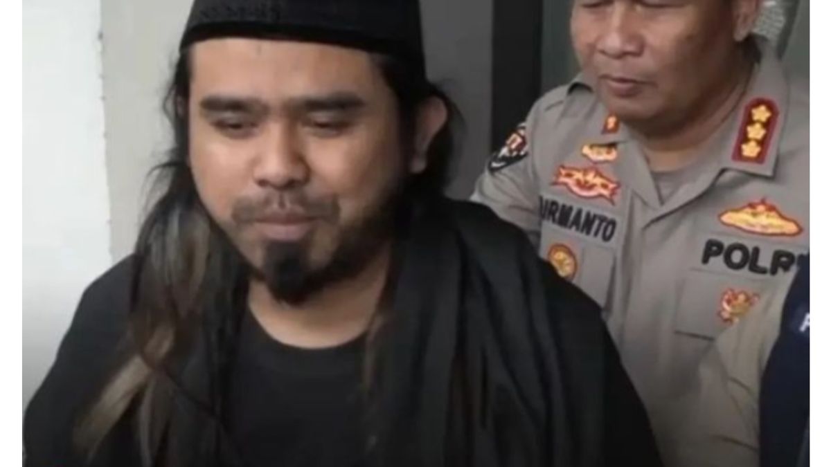 Gus Samsudin Jadab Blitar Viral TikTok Keturunan Mana Cek Biodata