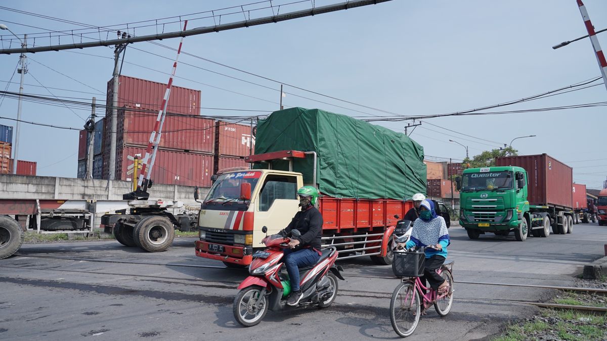 Banyak Kecelakaan Truk Vs Kereta Api Ini Himbauan Kai Agar Aman Saat