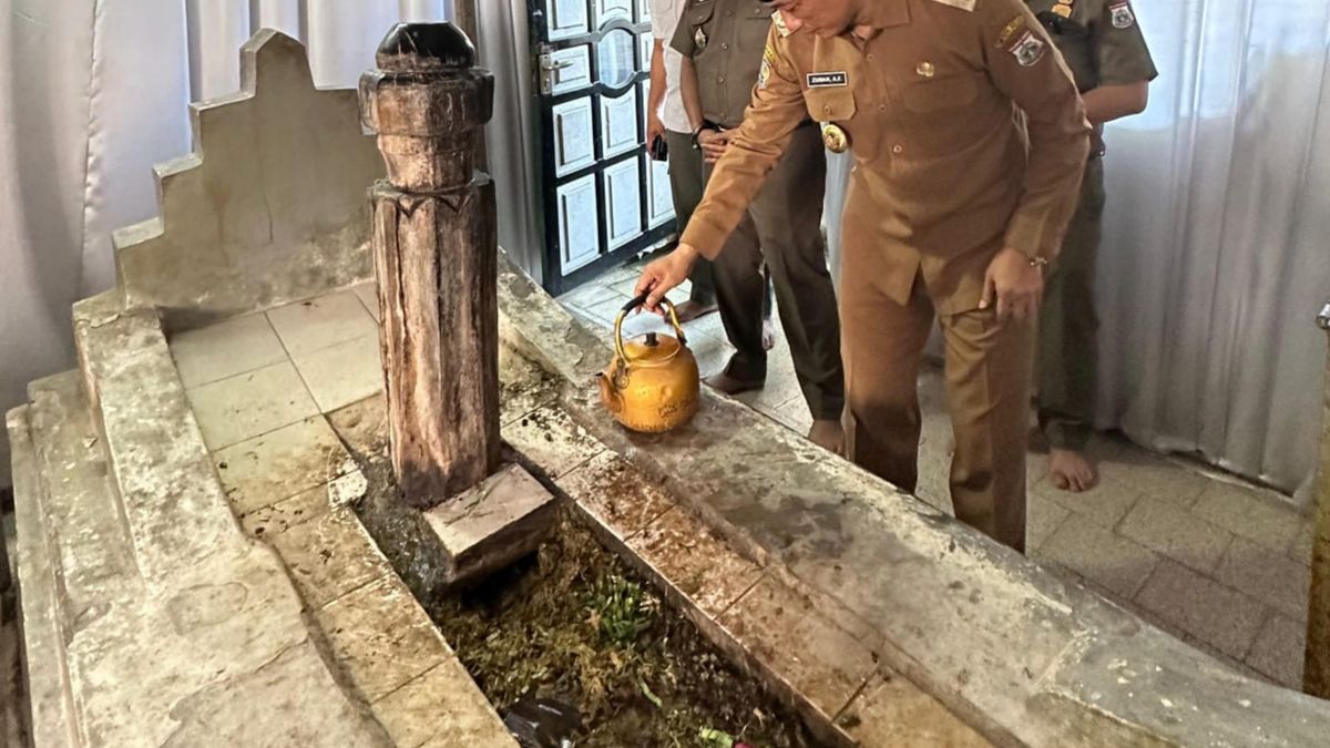 Pj Gubernur Sulbar Zudan Arif Fakrulloh Ziarah Ke Makam Imam Lapeo