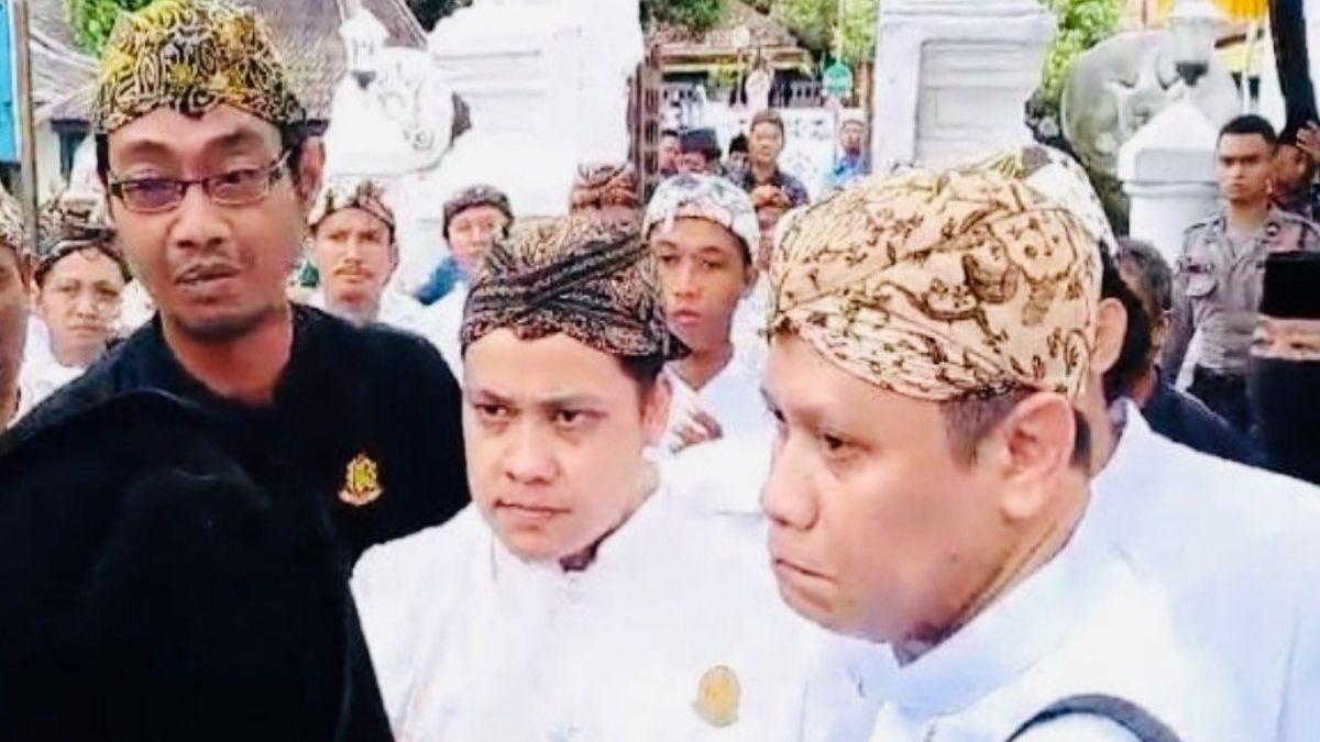 Memanas Keluarga Keraton Kasepuhan Ziarah Ke Makam Sunan Gunung Jati Di