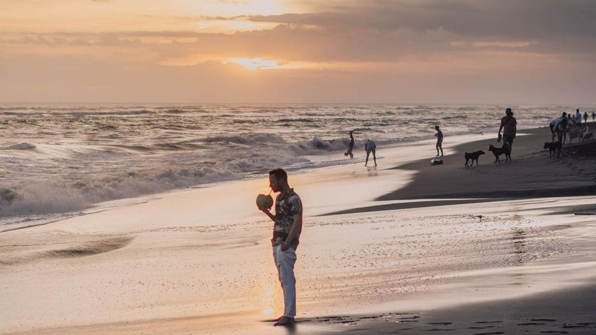 Nikmati Senja Di Pantai Seseh Destinasi Murah Meriah Di Bali Dengan