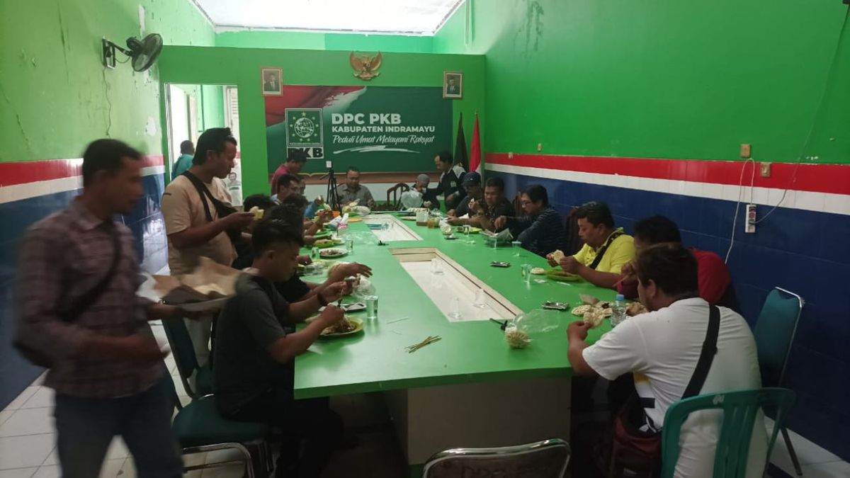 Di Momen Hari Raya Iedul Adha H Dpc Pkb Indramayu Ajak Awak Media