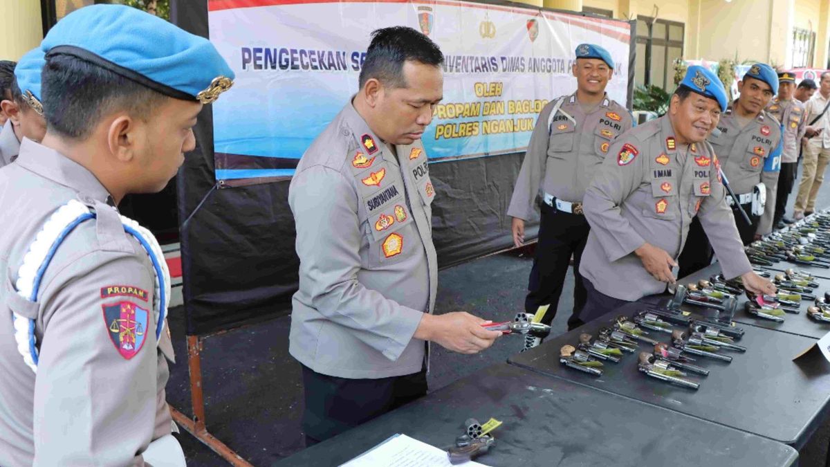 Polres Nganjuk Pastikan Senjata Api Yang Dipegang Anggota Siap Pakai