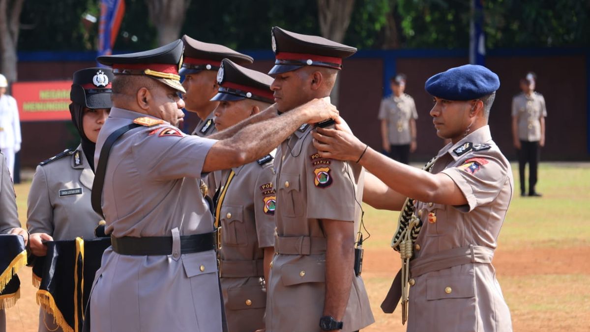 Kapolda Papua Lantik Bintara Polri Gelombang I Fakhiri Menjadi