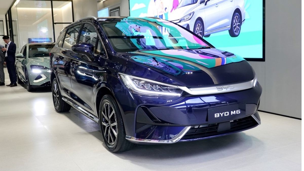 Byd M Mpv Listrik Yang Mencuri Perhatian Di Giias Surabaya