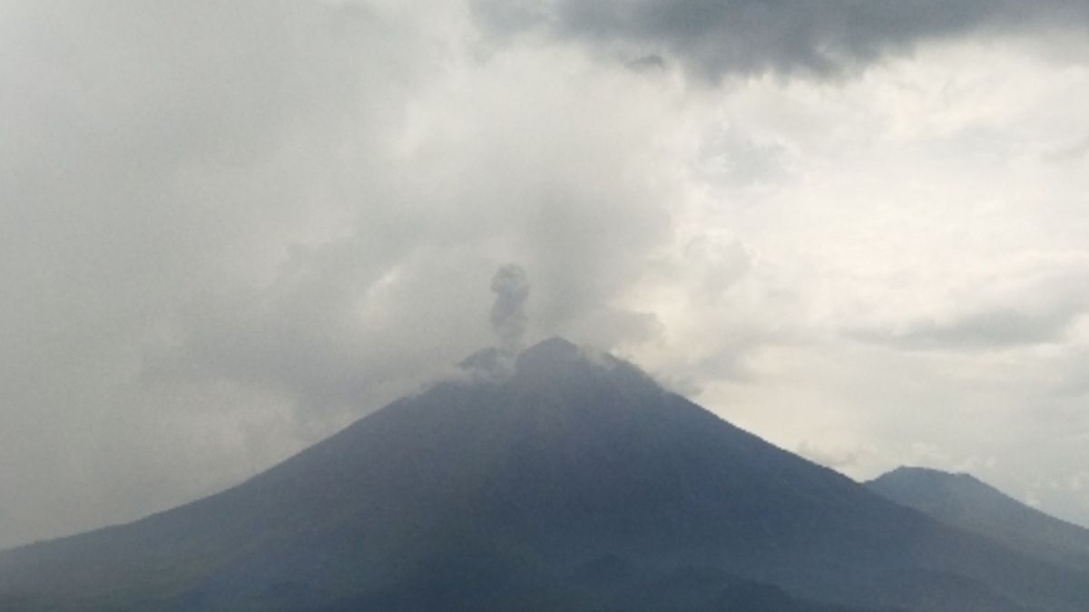 Gunung Semeru Kembali Erupsi Dengan Letusan 600 Meter Jurnal Sinjai