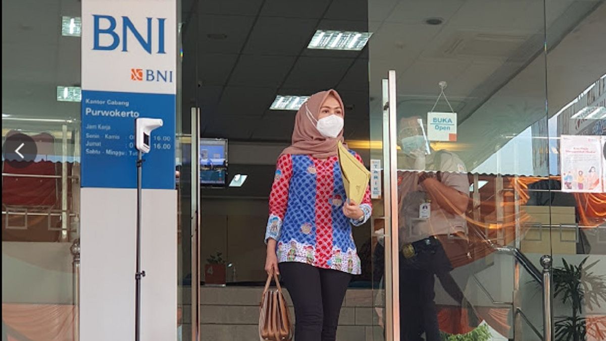 Besok BCA BRI BNI BSI Dan Bank Mandiri Buka Atau Tutup Jam