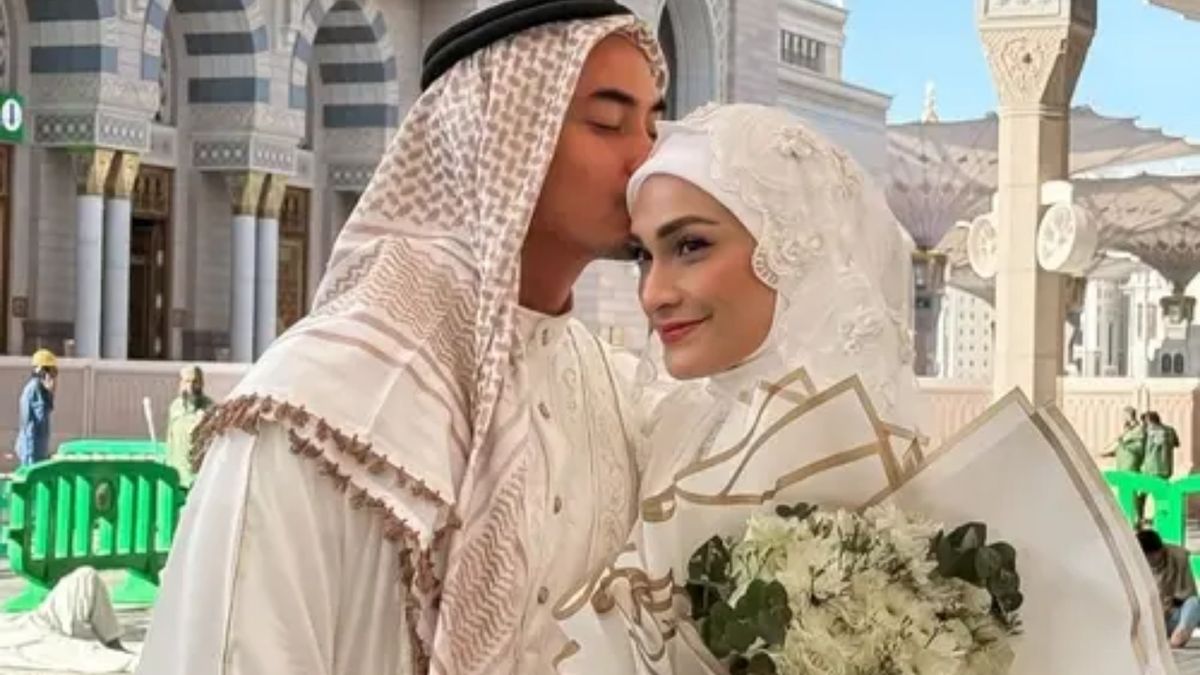 Putri Zulkifli Hasan Resmi Menikah Dengan Zumi Zola Di Masjid Nabawi