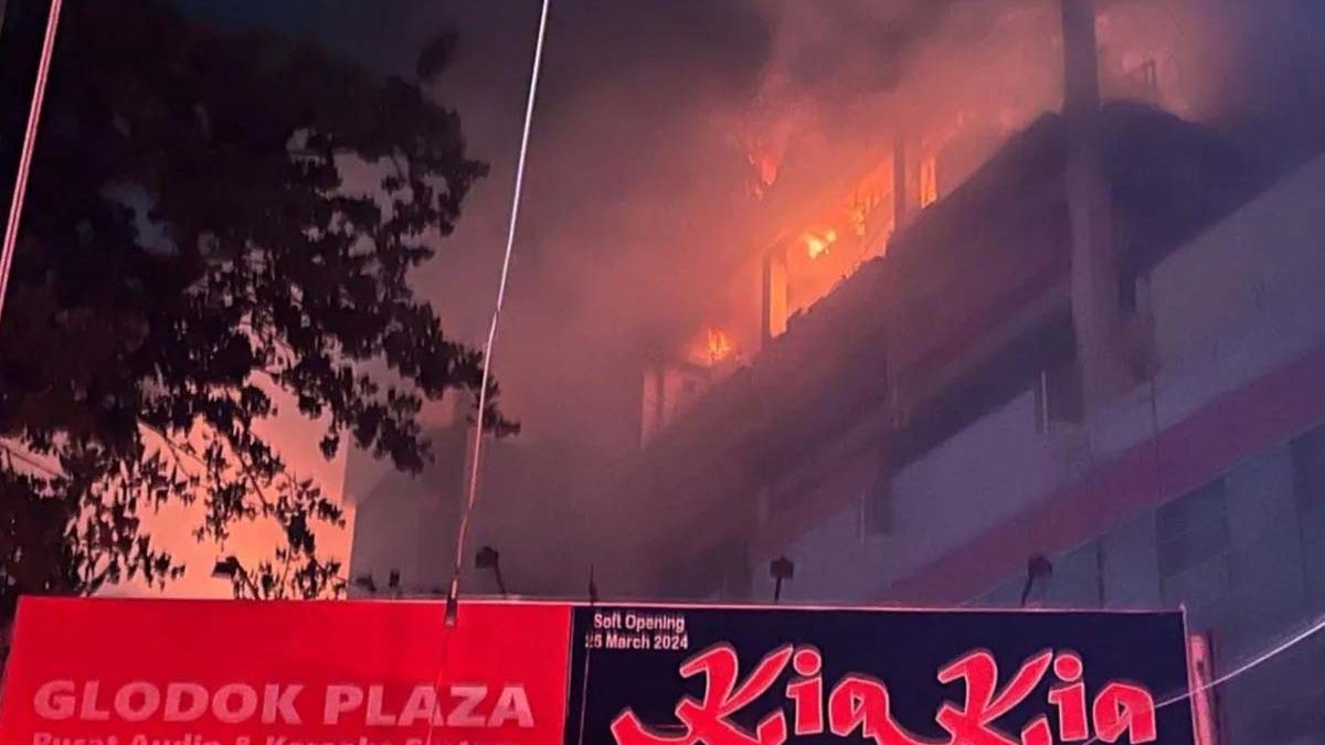 Fakta Fakta Tragedi Kebakaran Glodok Plaza 200 Petugas Terjun 40