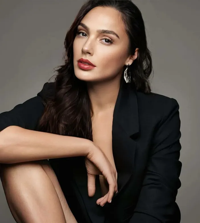 Biodata Dan Profil Gal Gadot Mantan Miss Israel Yang Sukses Bintangi