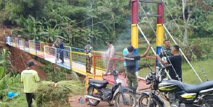 Ini Penampakan Jembatan Jantung Carita Penghubung Dua Kecamatan Di