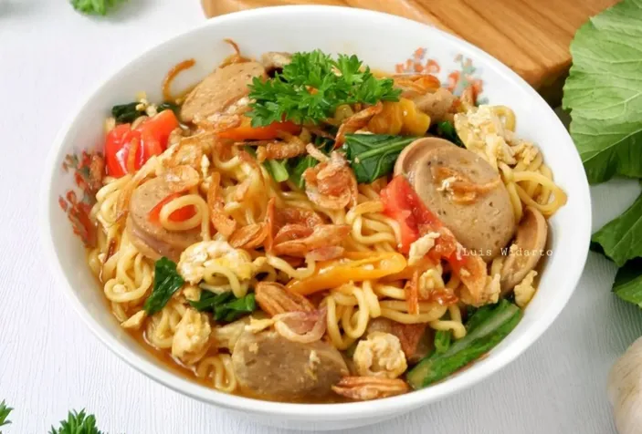 Resep Mie Goreng Nyemek Rumahan Cocok Untuk Makan Malam Sederhana Tapi