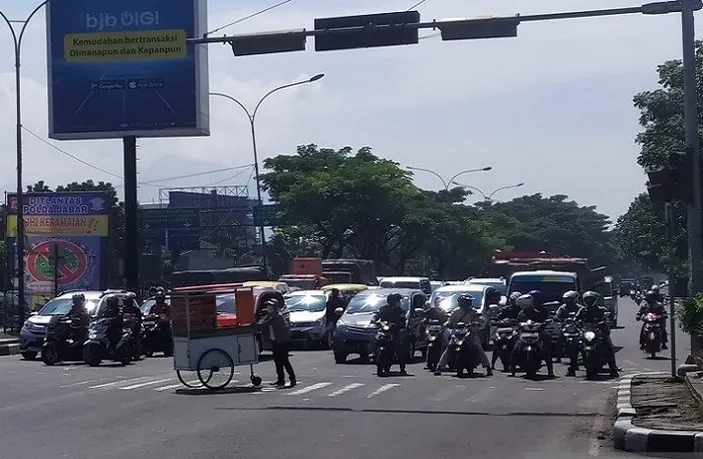 Durasi Lampu Merah Perempatan Samsat Bandung Sampai Menit Berikut