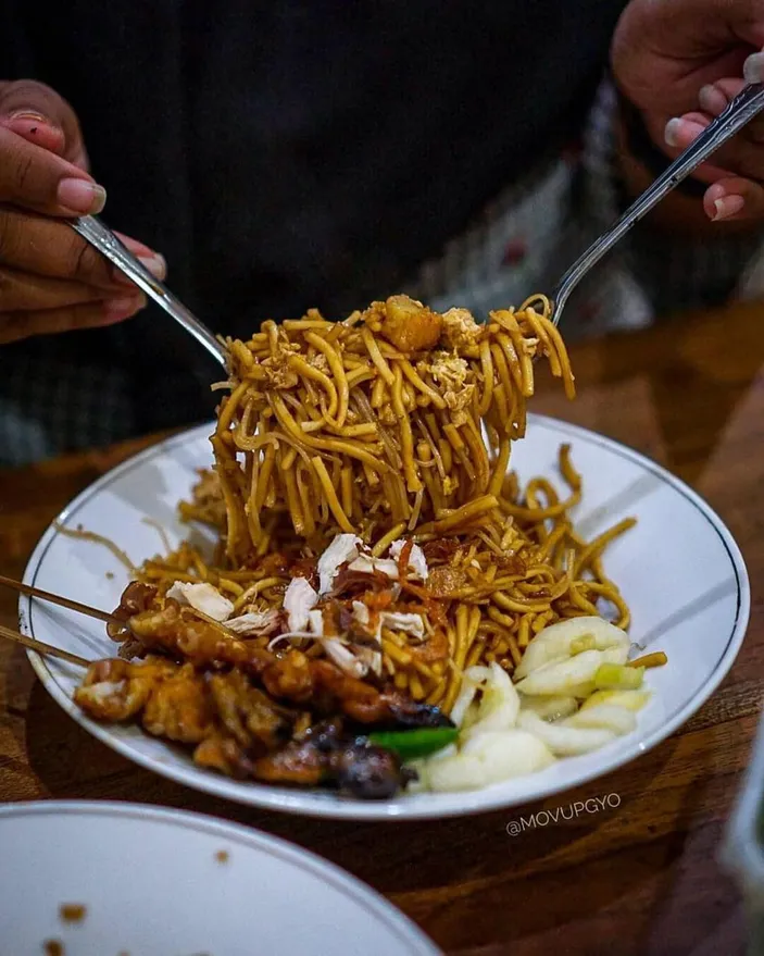 Buka Hingga Jam Malam Temukan Nikmatnya Tempat Kuliner Bakmi Jawa