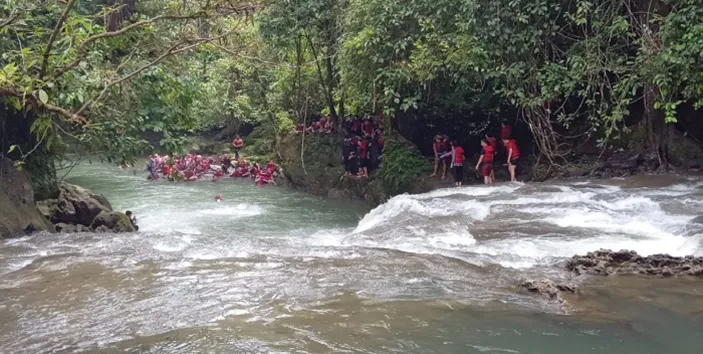 Libur Akhir Pekan Di Pangandaran Tempat Wisata Citumang Yang Asri Dan