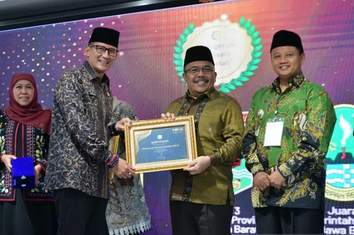 Sumbar Raih Penghargaan Dalam Anugerah Adinata Syariah Celah