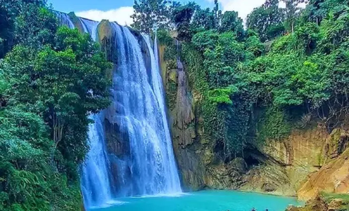 Keindahan Destinasi Wisata Air Terjun Putri Nglirip Yang Instagrammable