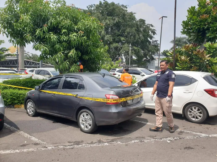 Breaking Sesosok Mayat Pria Ditemukan Dalam Mobil Di Stasiun Bandung