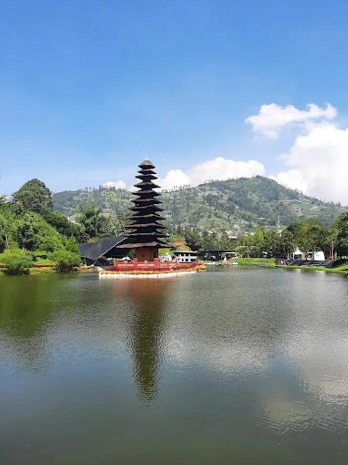 Destinasi Wisata Taman Lembah Dewata Pesona Keindahan Alam Dan Budaya