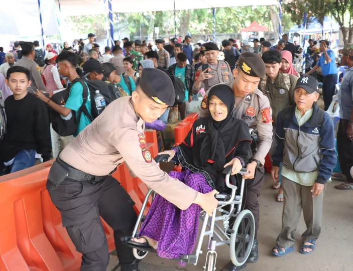 Bantu Kelancaran Arus Balik Personel Polda Kepri Ikut Bawa Barang