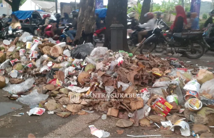 Libur Lebaran 2024 Sampah Di Tempat Wisata Pantai Di Sukabumi