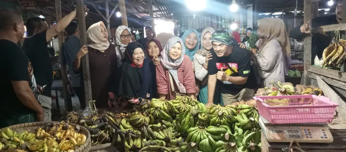 Diky Chandra Berkeliling Di Pasar Cikurubuk Warga Heboh Kabar