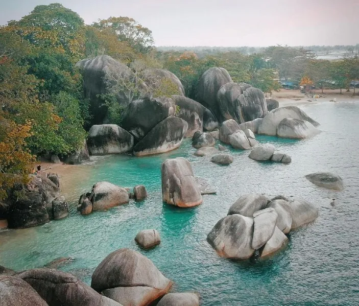 Pantai Tanjung Tinggi Belitung Destinasi Pantai Menakjubkan Dengan