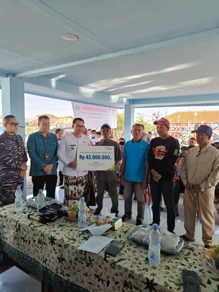 BPJS Ketenagakerjaan Serahkan JKM Di Acara DKPP Kabupaten Cirebon