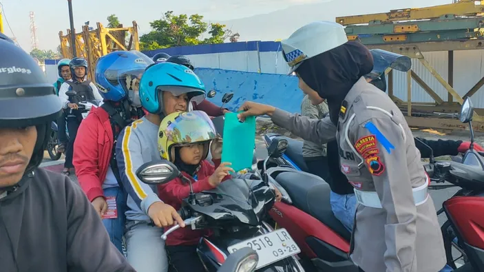 Sosialisasi Ops Patuh Candi Sat Lantas Polresta Banyumas Bagikan