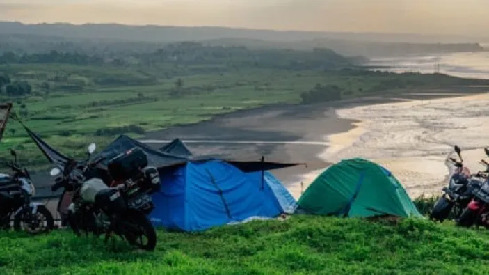 Hidden Gem Di Garut Pantai Puncak Guha Tawarkan Indahnya Laut Dan