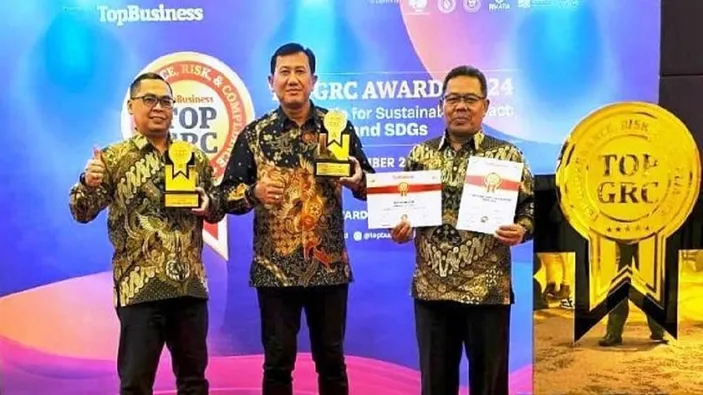 Performa Moncer Bank Daerah Karanganyar Sabet Penghargaan Top Grc