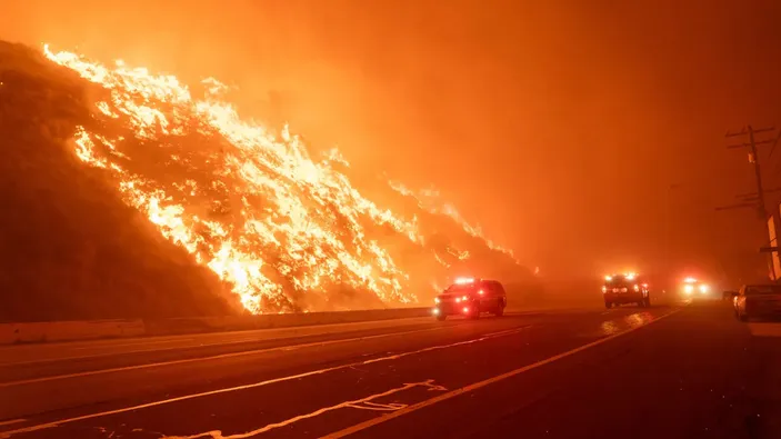 Kebakaran Baru Muncul Di Los Angeles Hanguskan Hektar Dalam Sejam