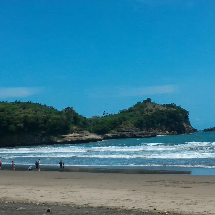 Pantai Serang Keindahan Alam Dan Tradisi Di Blitar Pikiran Rakyat Garut