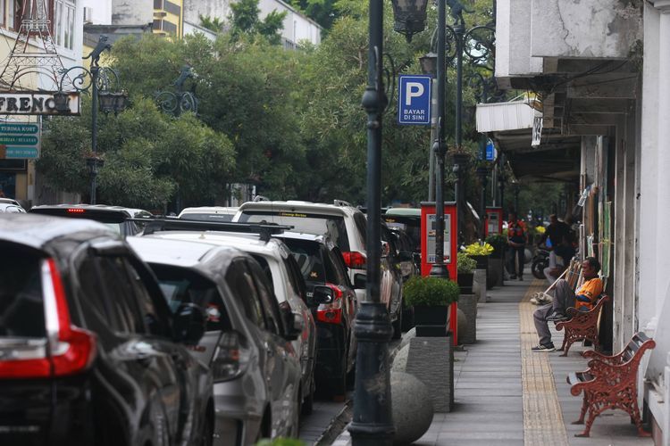 Dishub Kota Bandung Masih Cari Solusi Larangan Parkir Di Jalan Braga