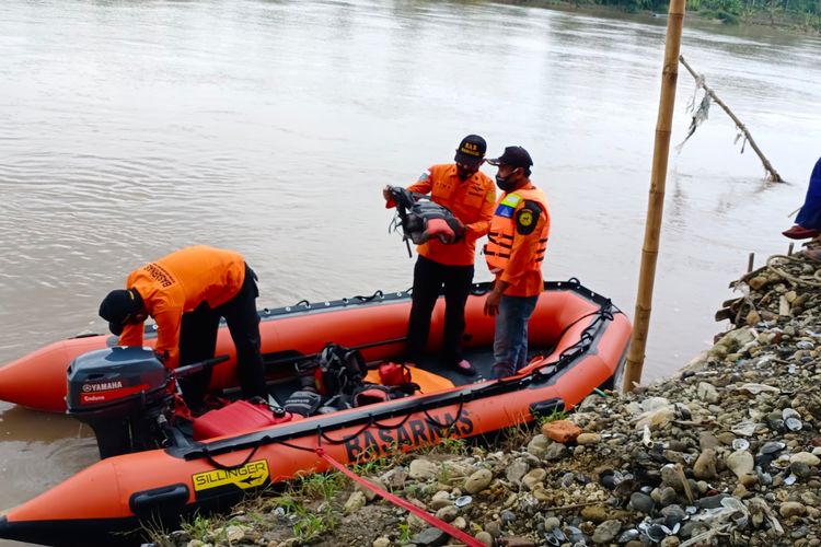 Terjatuh Saat Menyebrangi Sungai Pemali Brebes Nurofik Tenggelam