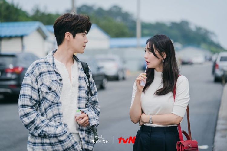 Kim Seon Ho Dan Shin Min Ah Ungkap Cara Bangun Chemistry Di Drama Hometown Chachacha