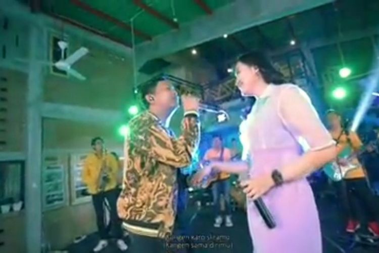 Madiun Ngawi Denny Caknan Feat Yeni Inka Jadi Trending Di Youtube