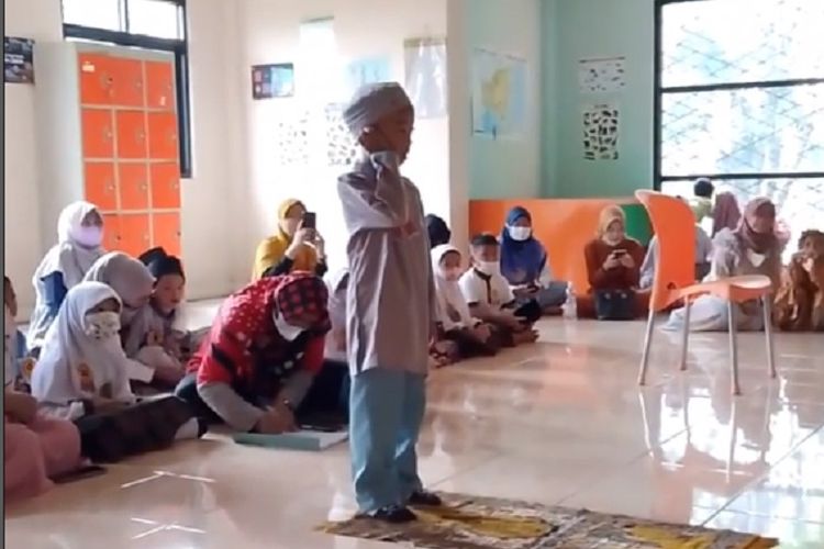 Bacaan Doa Setelah Adzan Dan Iqomah Lengkap Dengan Arab Latin Dan