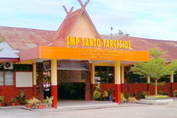 Profil Singkat SMA Negeri Binsus Dan SMA Santo Tarcisius Kota Dumai