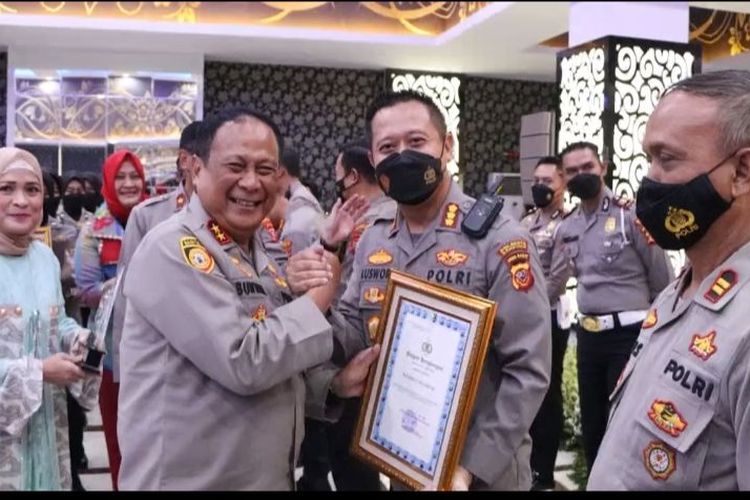 Polresta Bandung Raih Dua Penghargaan Dari Kapolda Jabar Selama Operasi