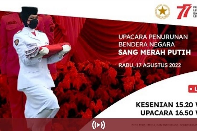 Petugas Upacara Penurunan Bendera Negara Sang Merah Putih Agustus