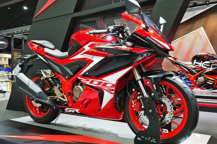 Motor Sport Bike Yang Seharga Honda Vario Resmi Meluncur Di Indonesia