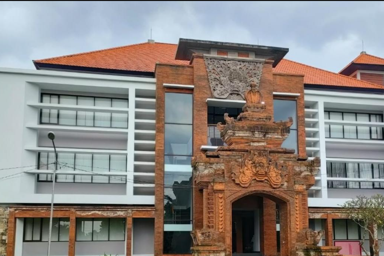 Universitas Terbaik Di Kota Denpasar Bali Berdasarkan Data Unirank